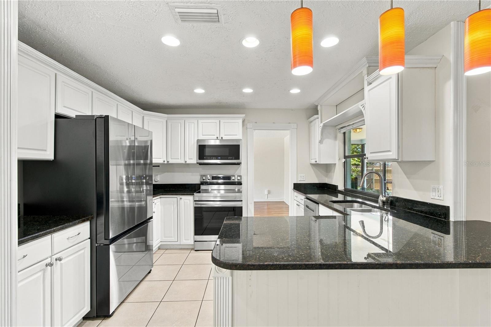 1507 POINSETTIA AVE — photo 10