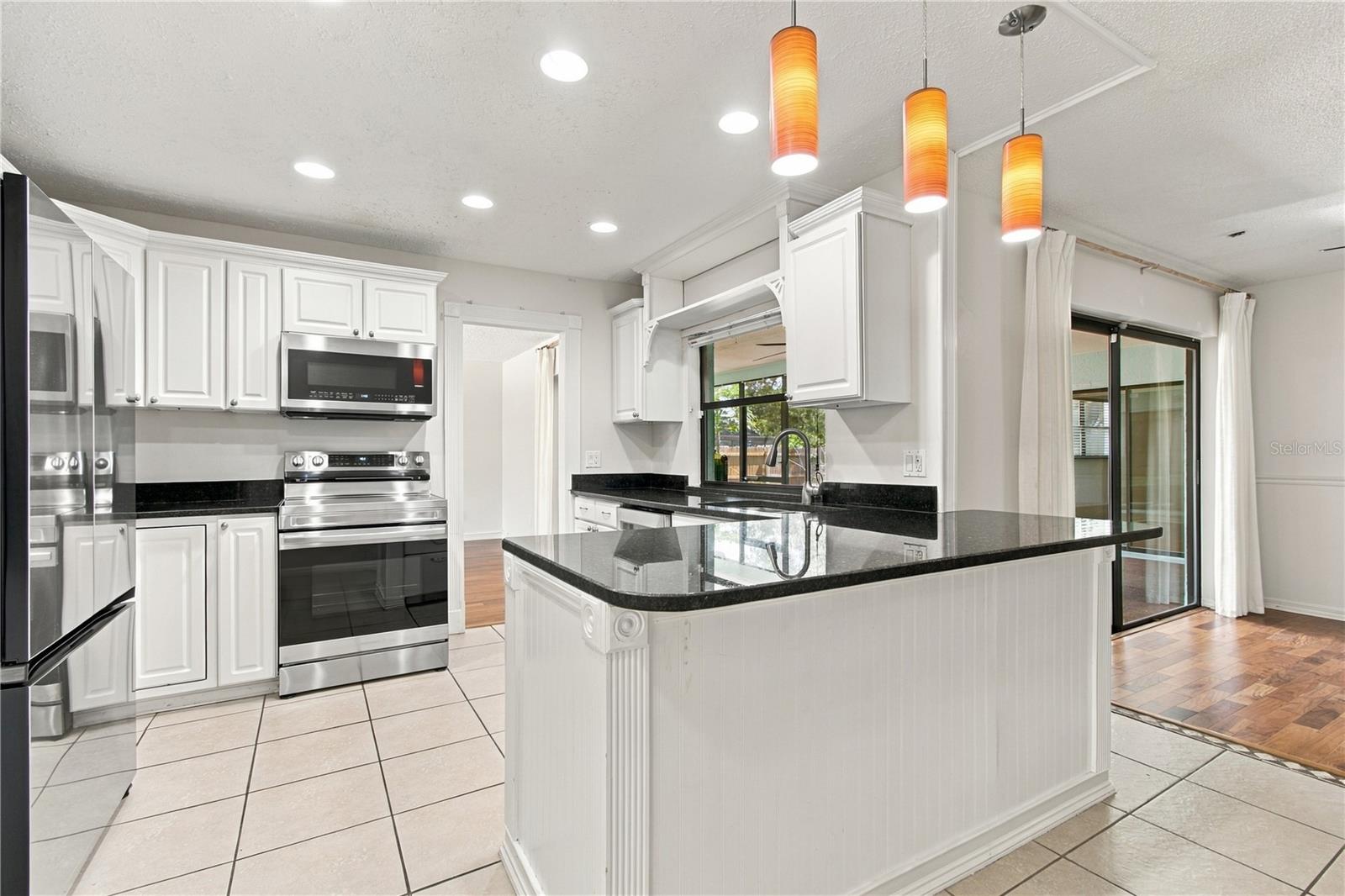 1507 POINSETTIA AVE — photo 13