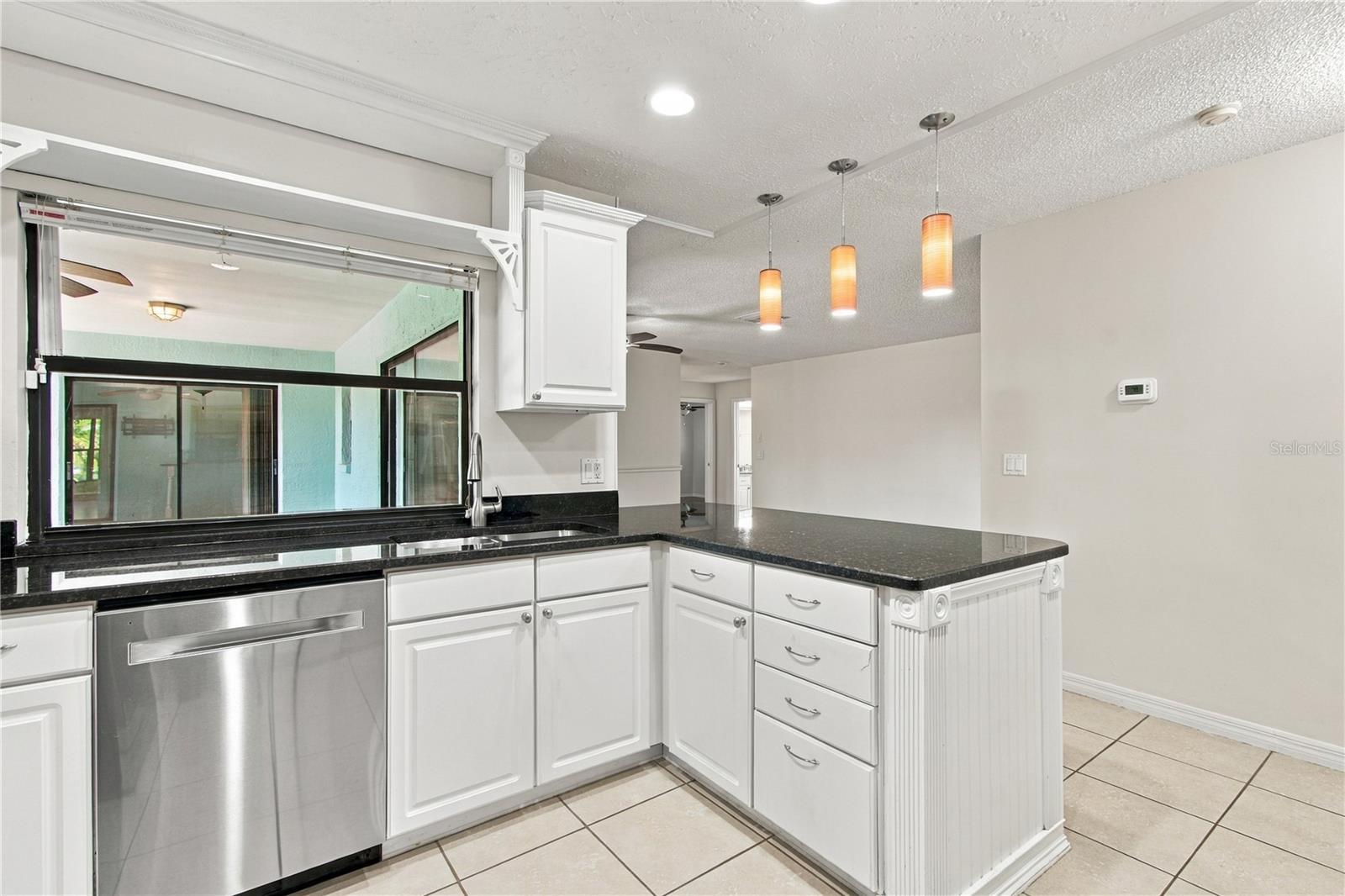 1507 POINSETTIA AVE — photo 12