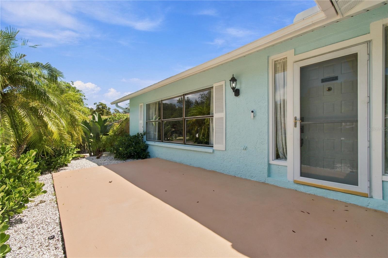 1507 POINSETTIA AVE — photo 4