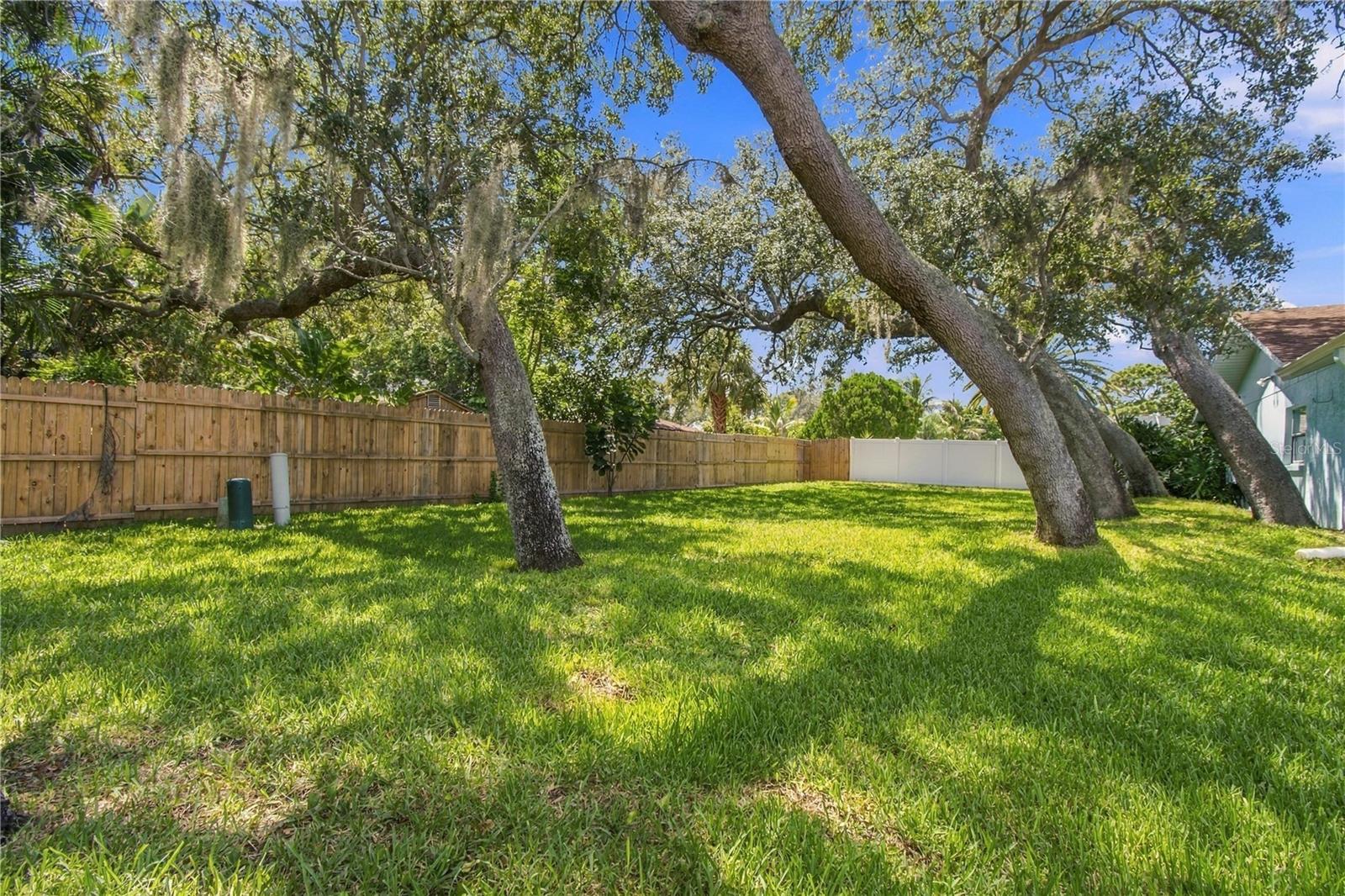 1507 POINSETTIA AVE — photo 34