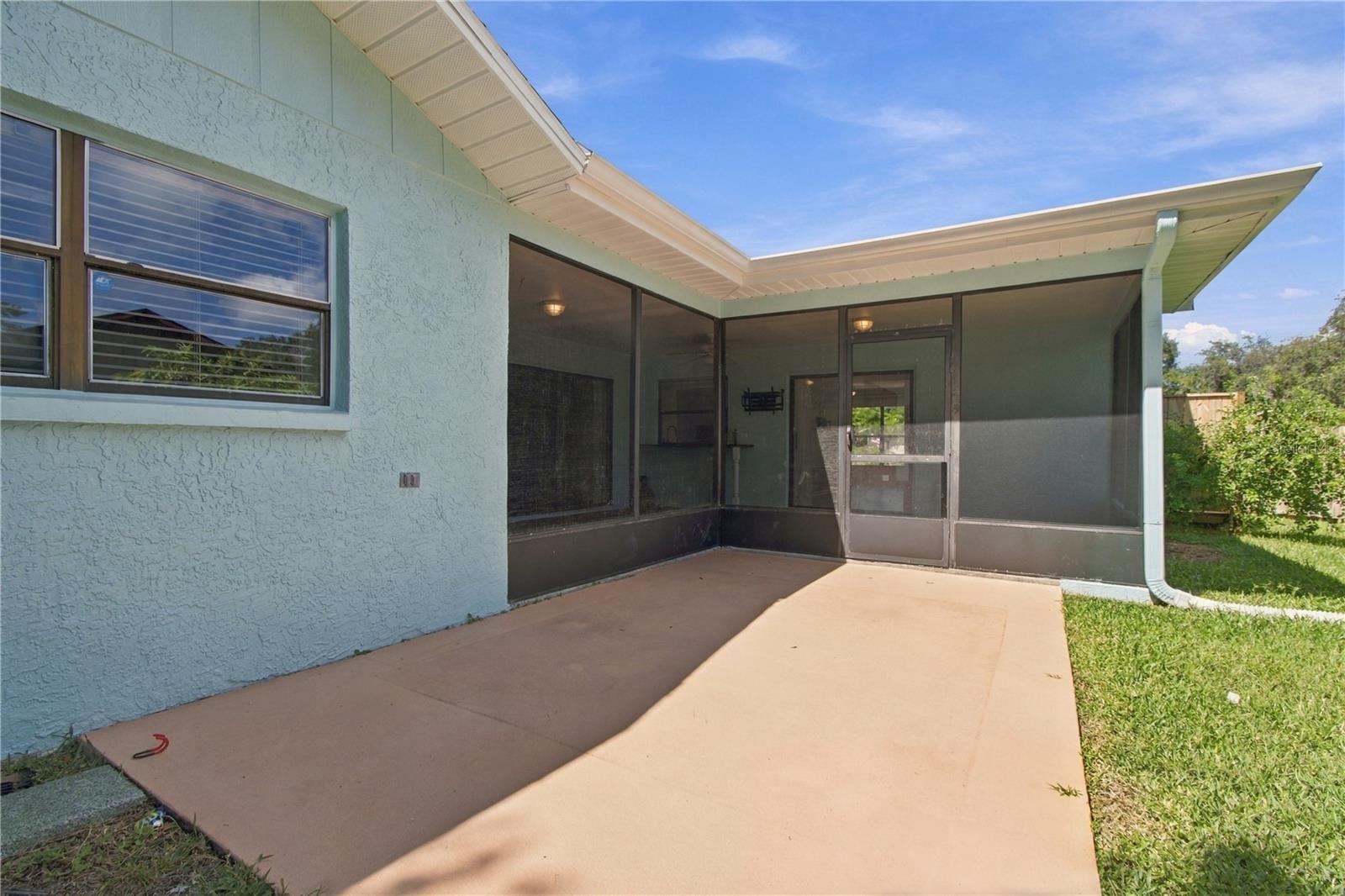 1507 POINSETTIA AVE — photo 30