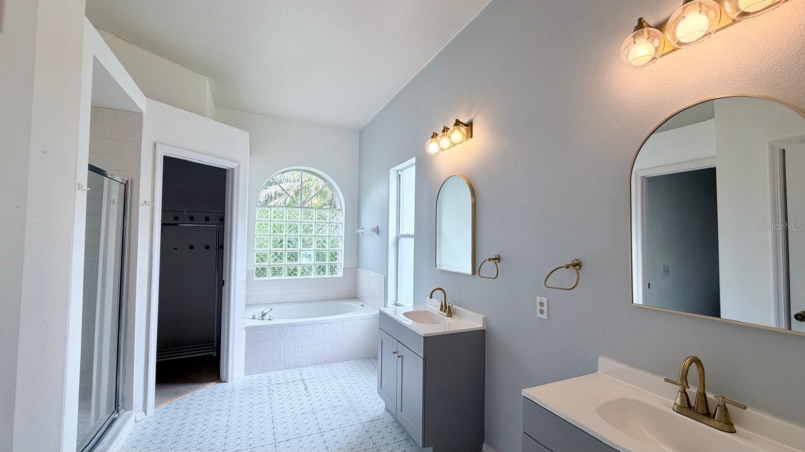 9639 FOX HEARST RD — photo 17