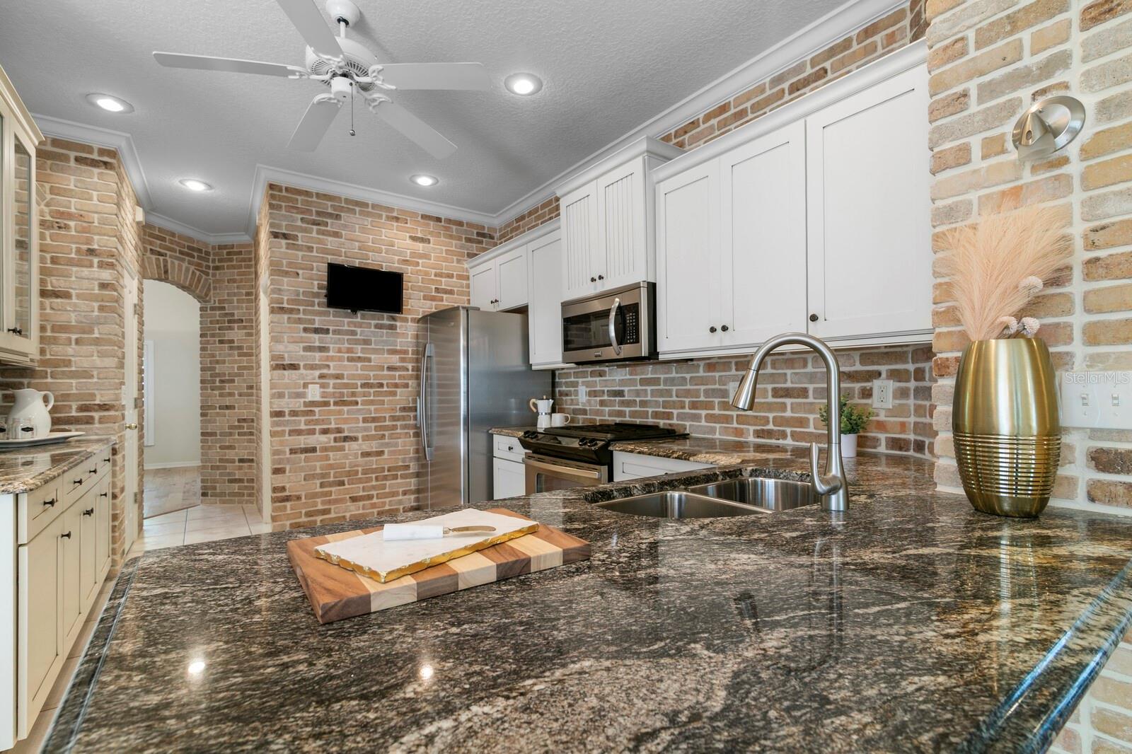 12304 WYCLIFF PL — photo 17