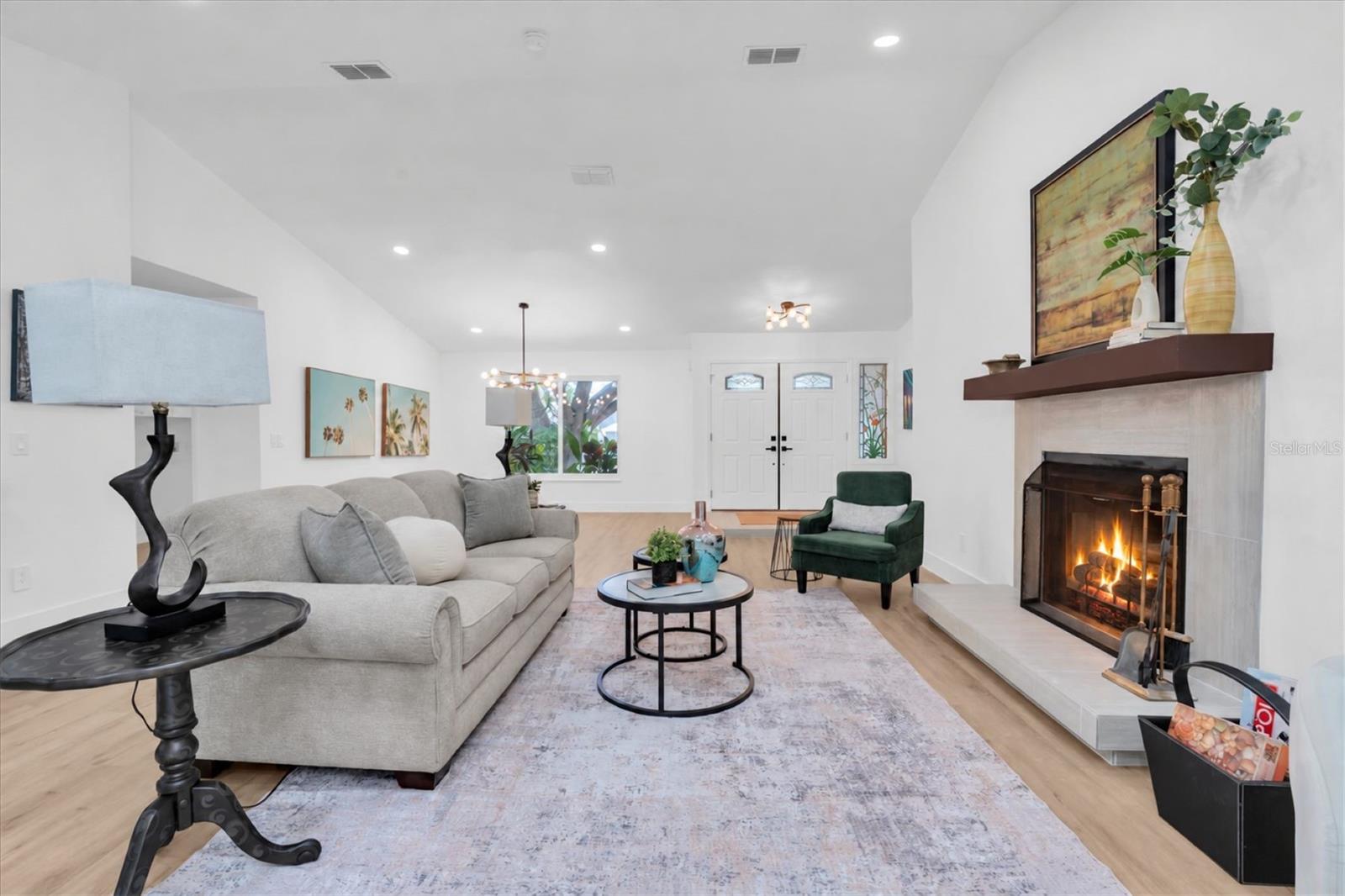 630 PINTA DR — photo 9