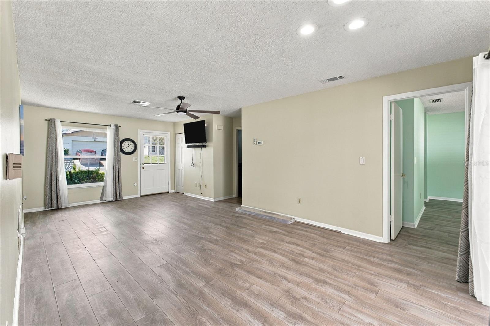 8025 JUAREZ DR — photo 28