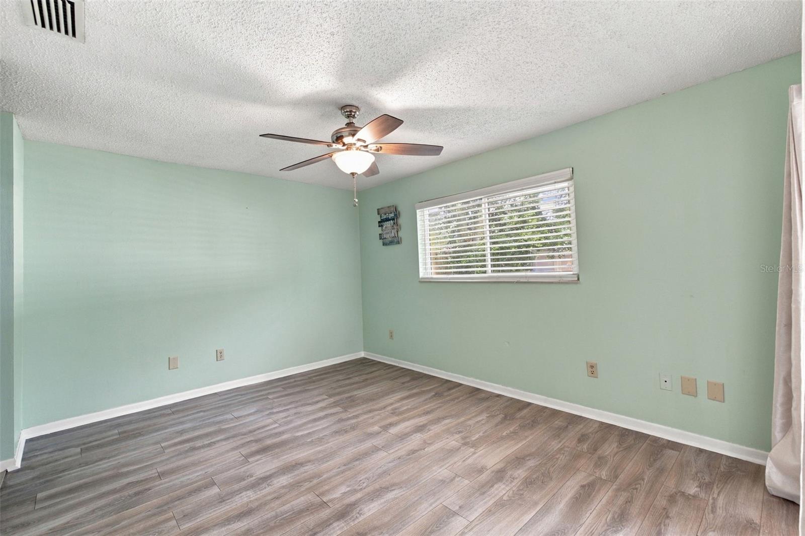 8025 JUAREZ DR — photo 24