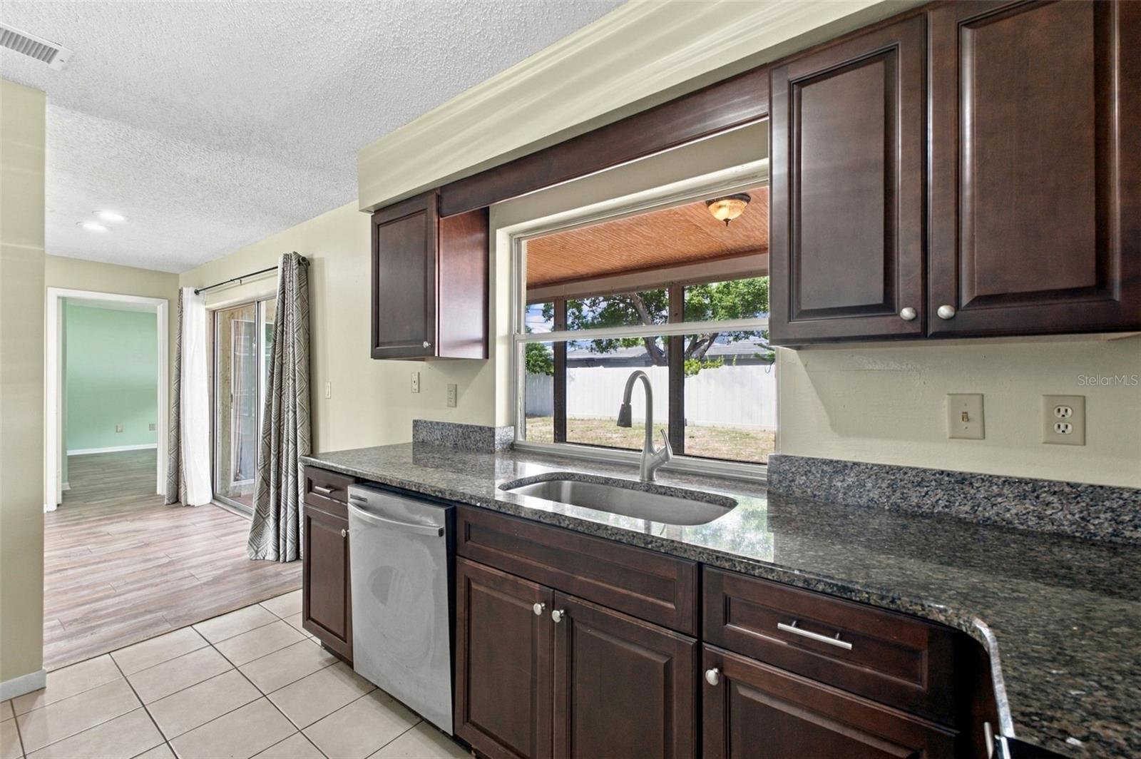 8025 JUAREZ DR — photo 32