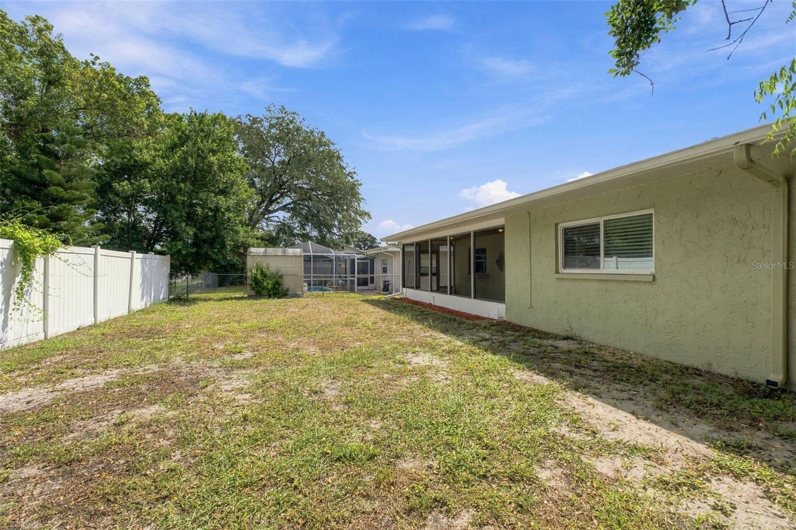 8025 JUAREZ DR — photo 39