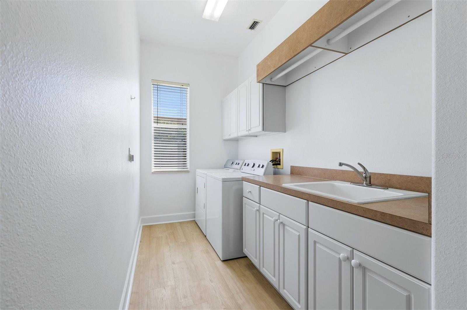 2242 CYPRESS HOLLOW CT — photo 22