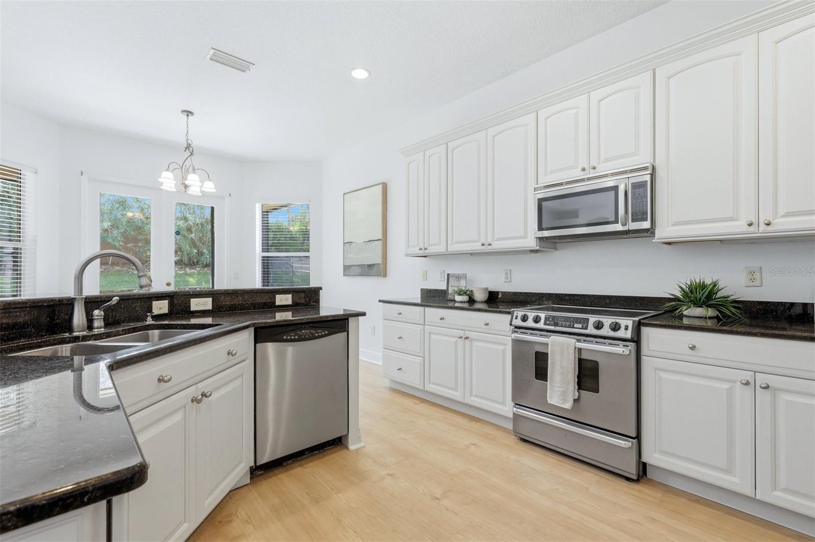 2242 CYPRESS HOLLOW CT — photo 9