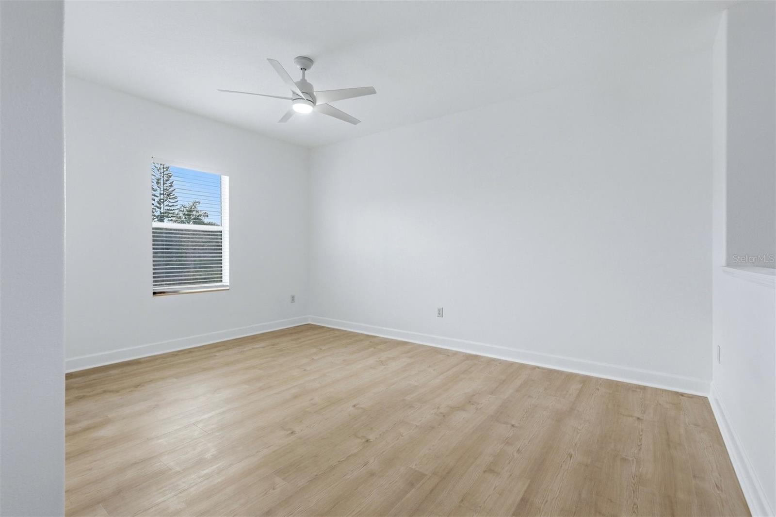 2242 CYPRESS HOLLOW CT — photo 29
