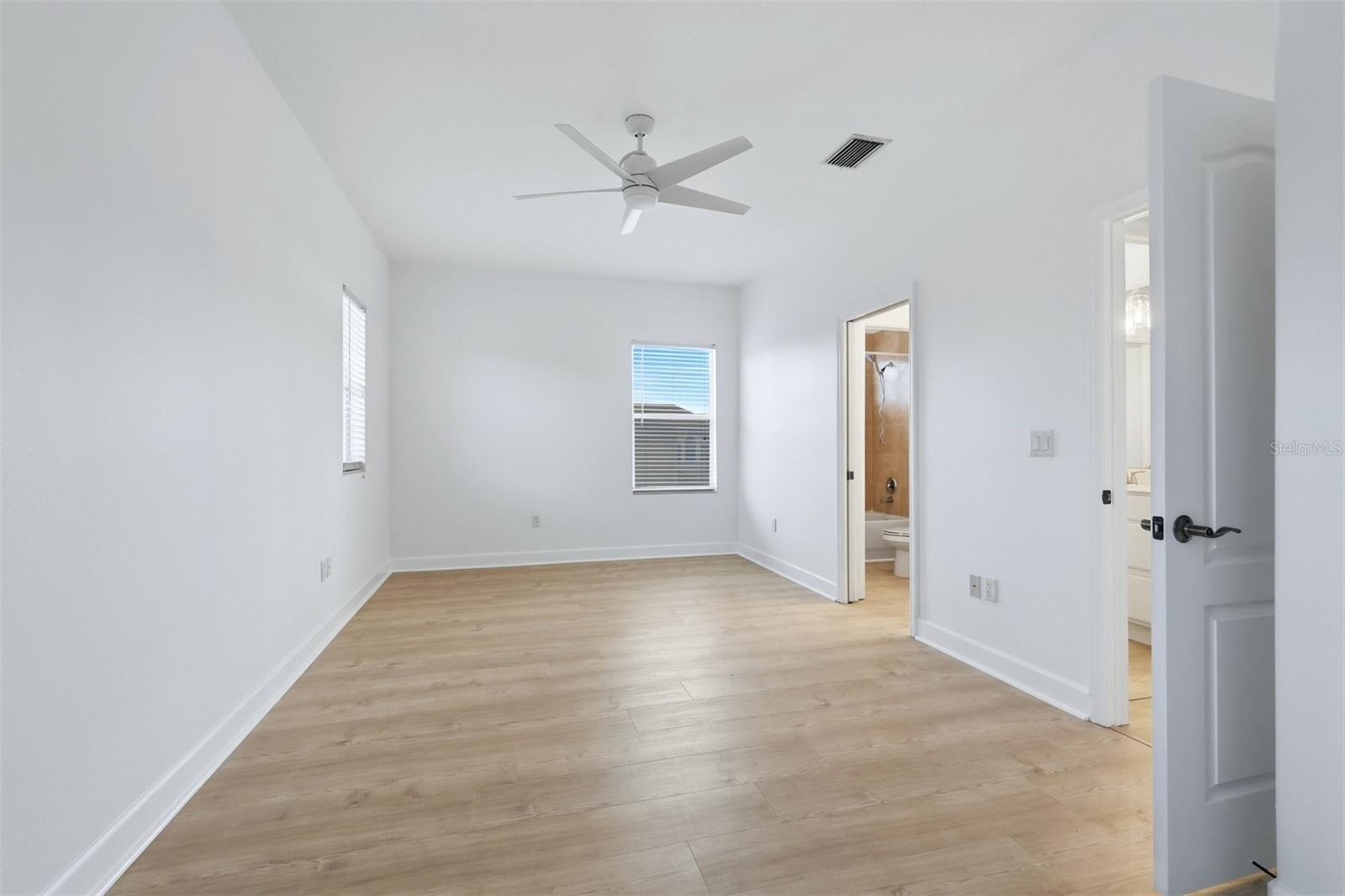 2242 CYPRESS HOLLOW CT — photo 30