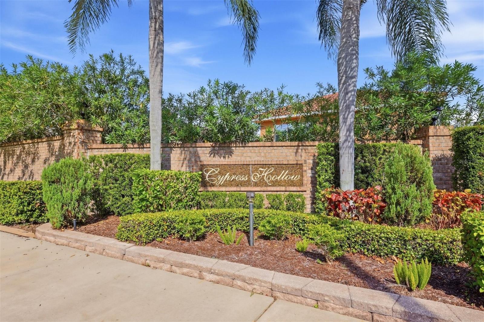 2242 CYPRESS HOLLOW CT — photo 35