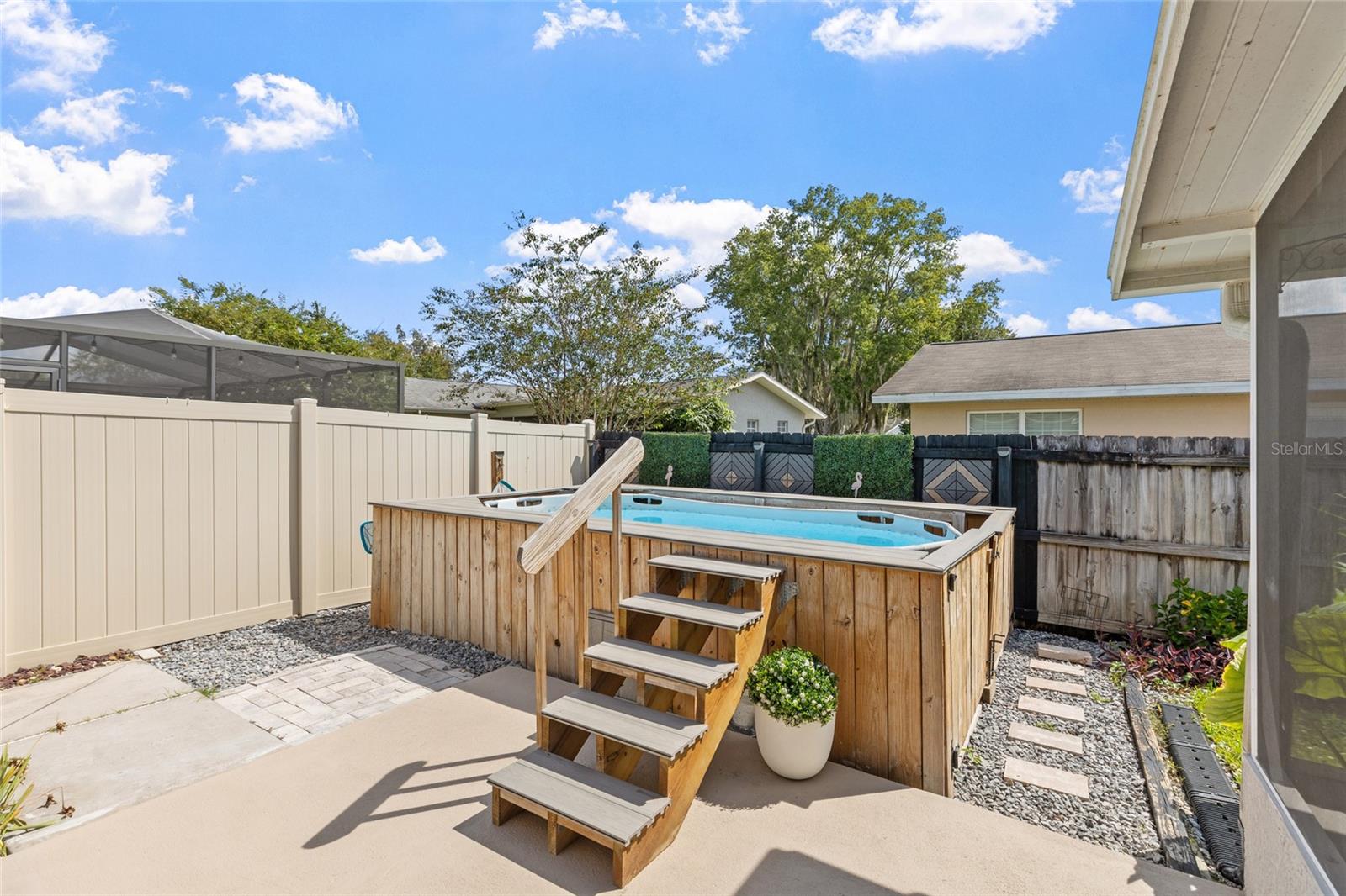 1920 CHENEY CT — photo 32