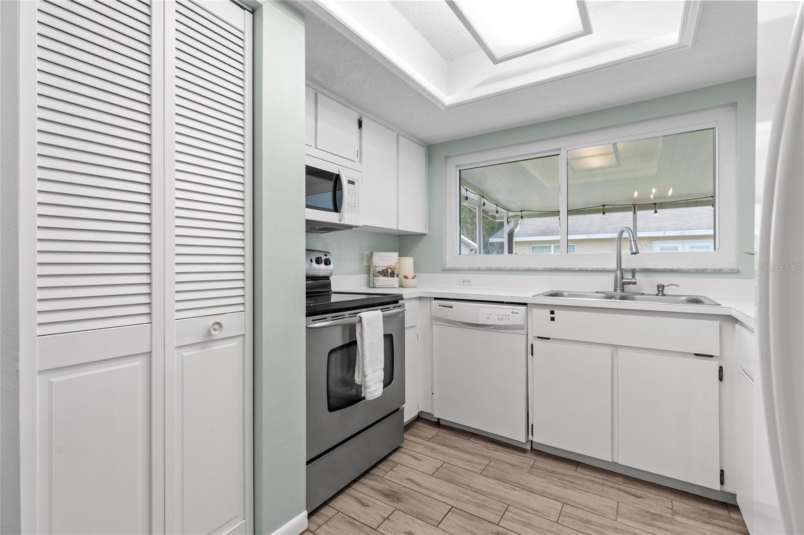 1920 CHENEY CT — photo 17