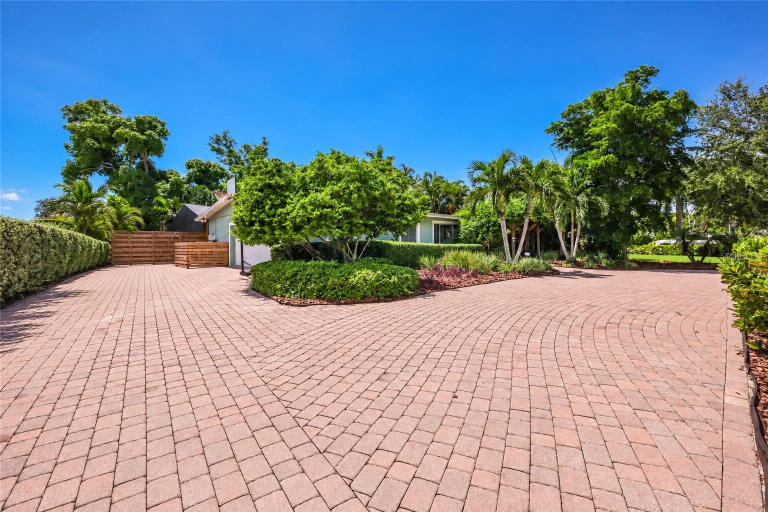 4131 RIVERVIEW BLVD — photo 46