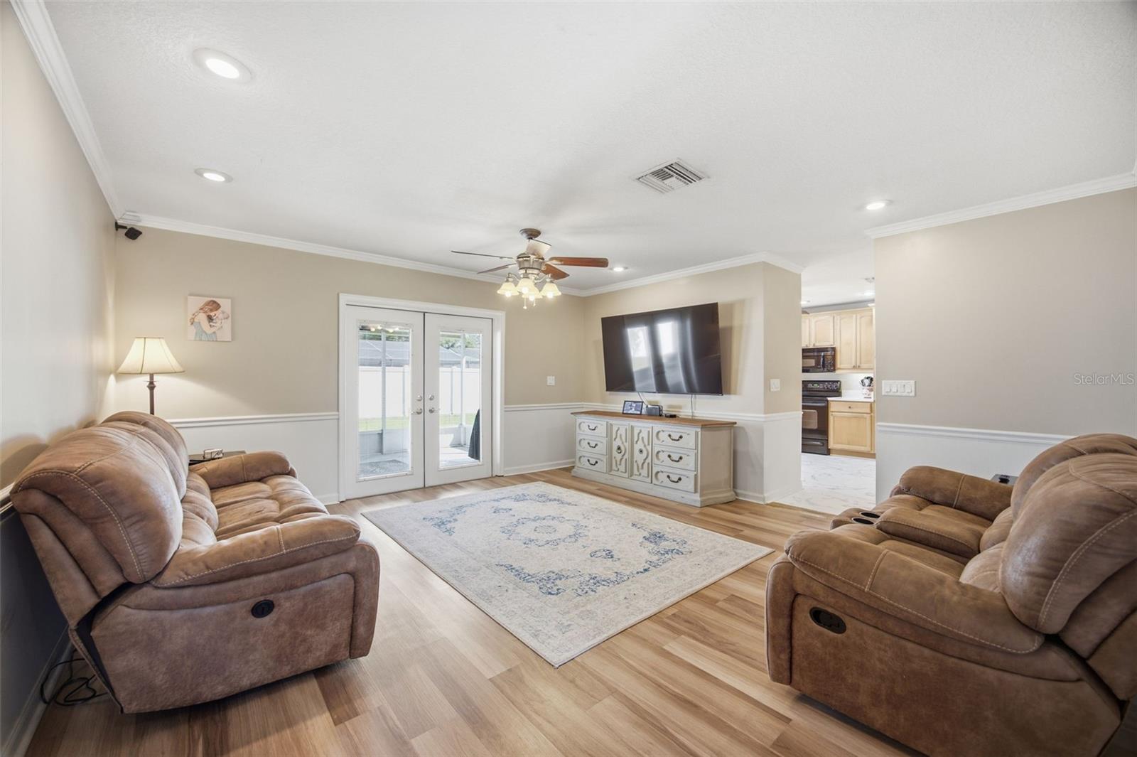 104 MITCHELL DR — photo 8