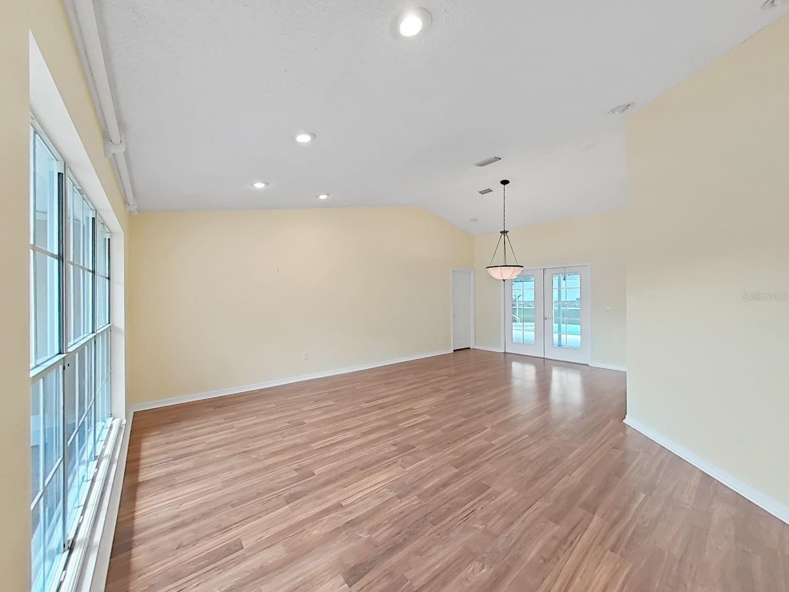 611 TOMOKA DR — photo 8