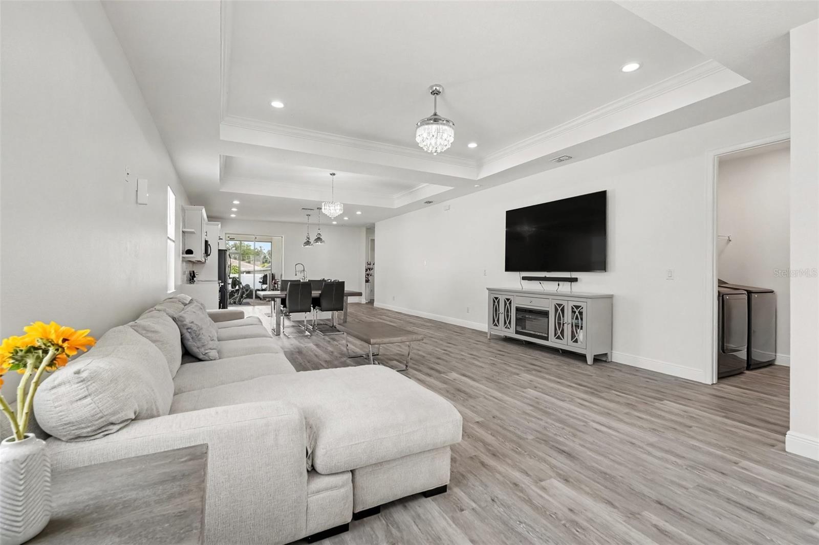 8307 N GOMEZ AVE — photo 17