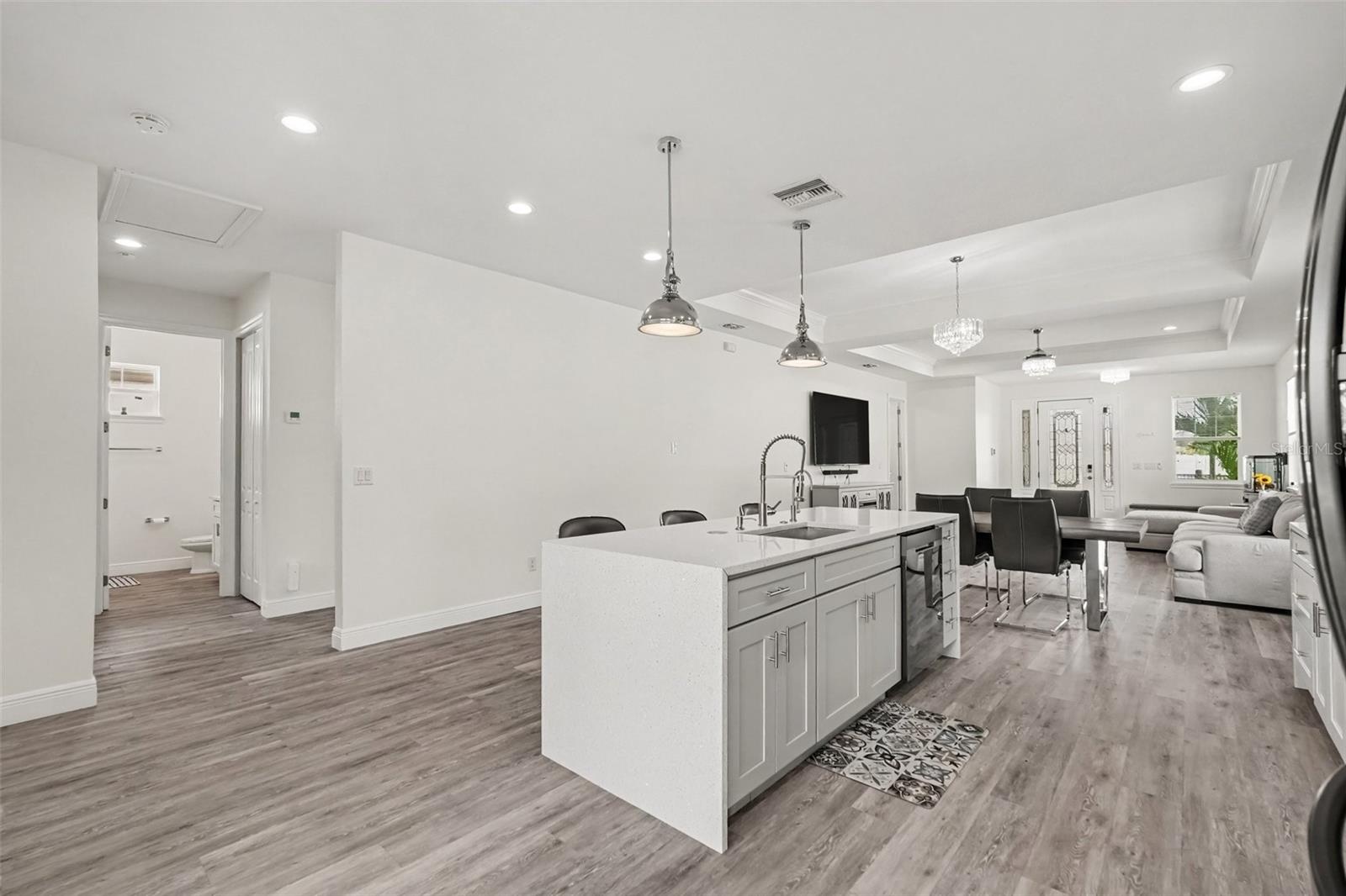 8307 N GOMEZ AVE — photo 13