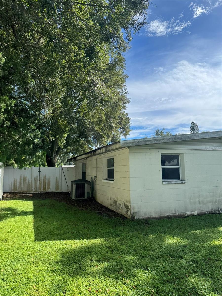 3033 KAREN AVE — photo 12