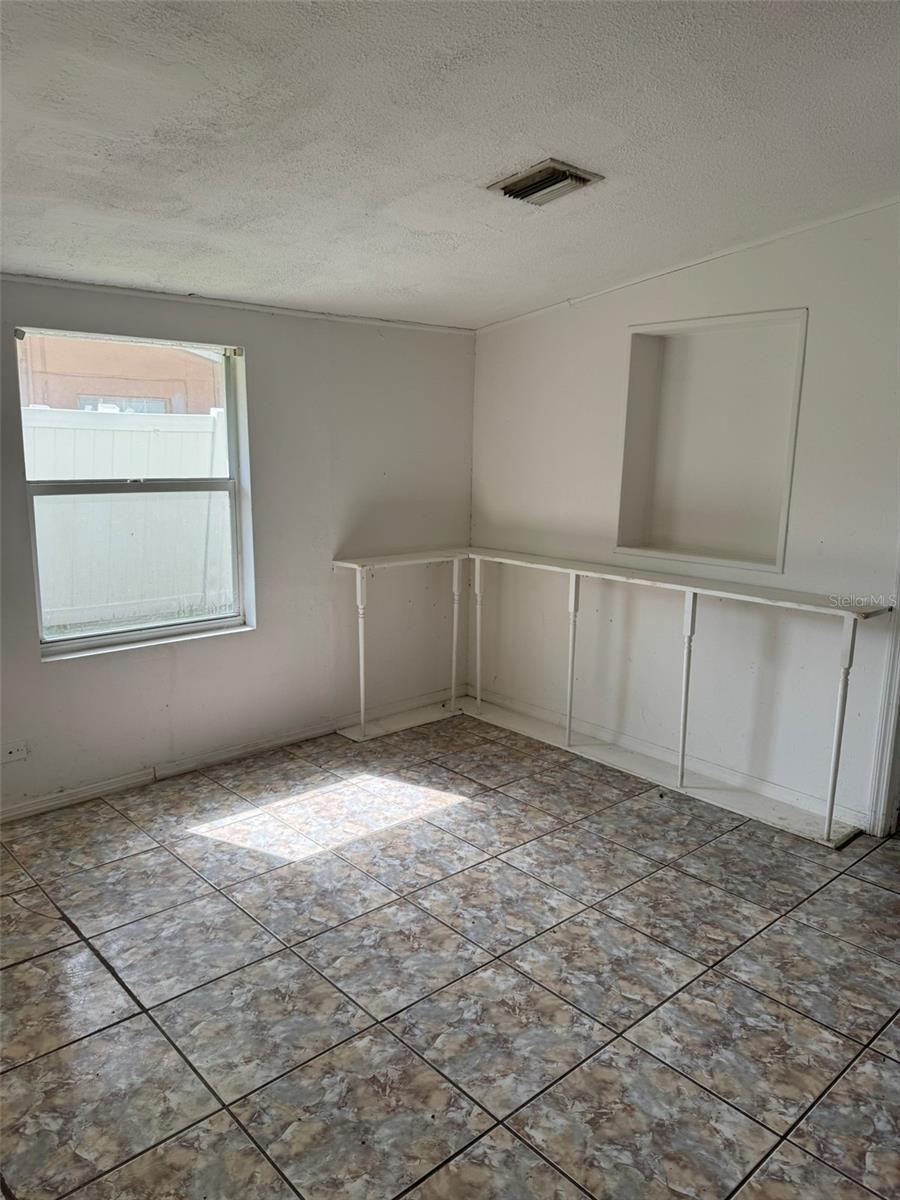 3033 KAREN AVE — photo 3
