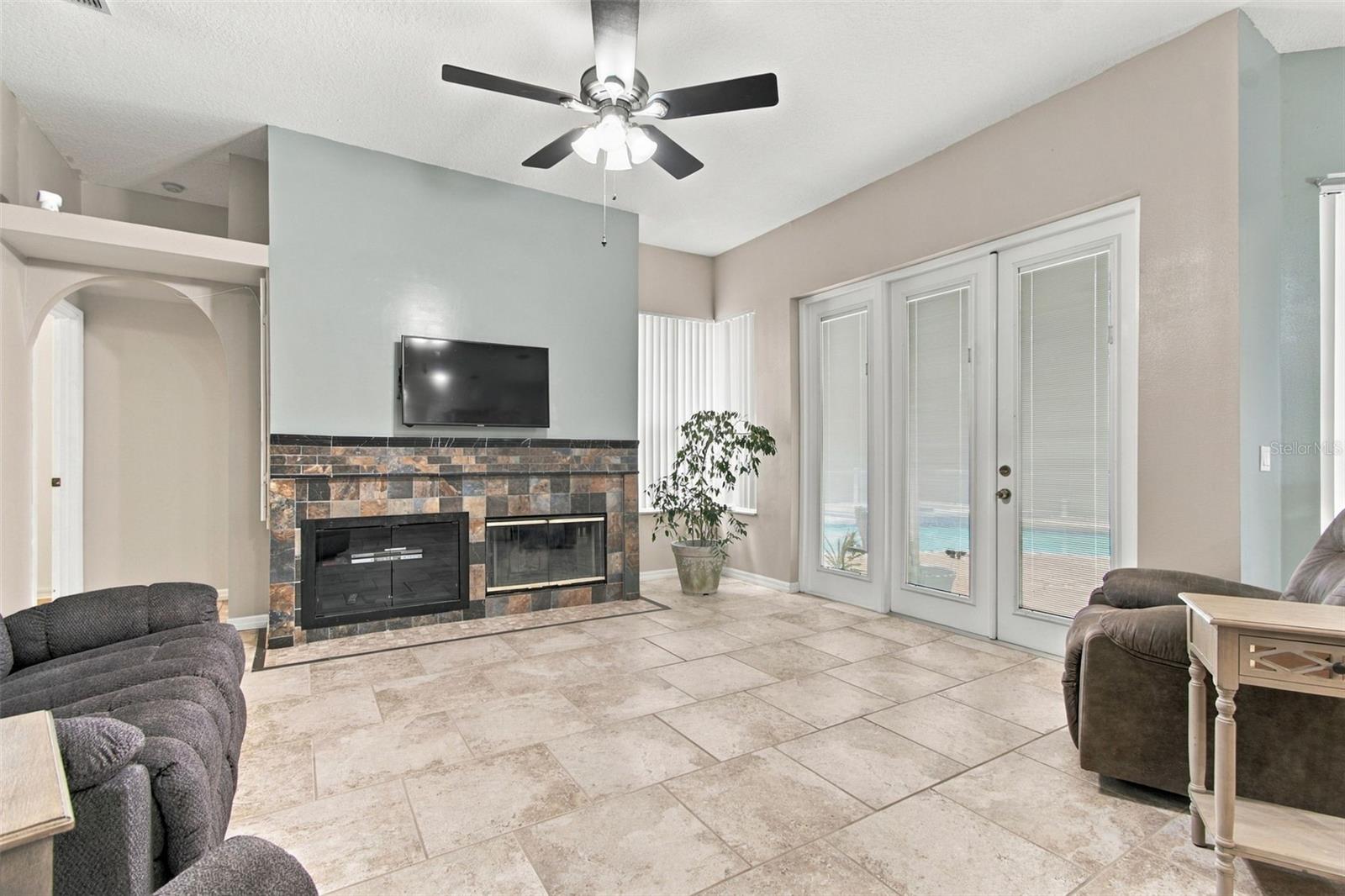 22420 SHORESIDE DR — photo 24