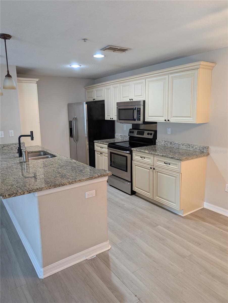 6394 BANYAN BLVD #201 — photo 9