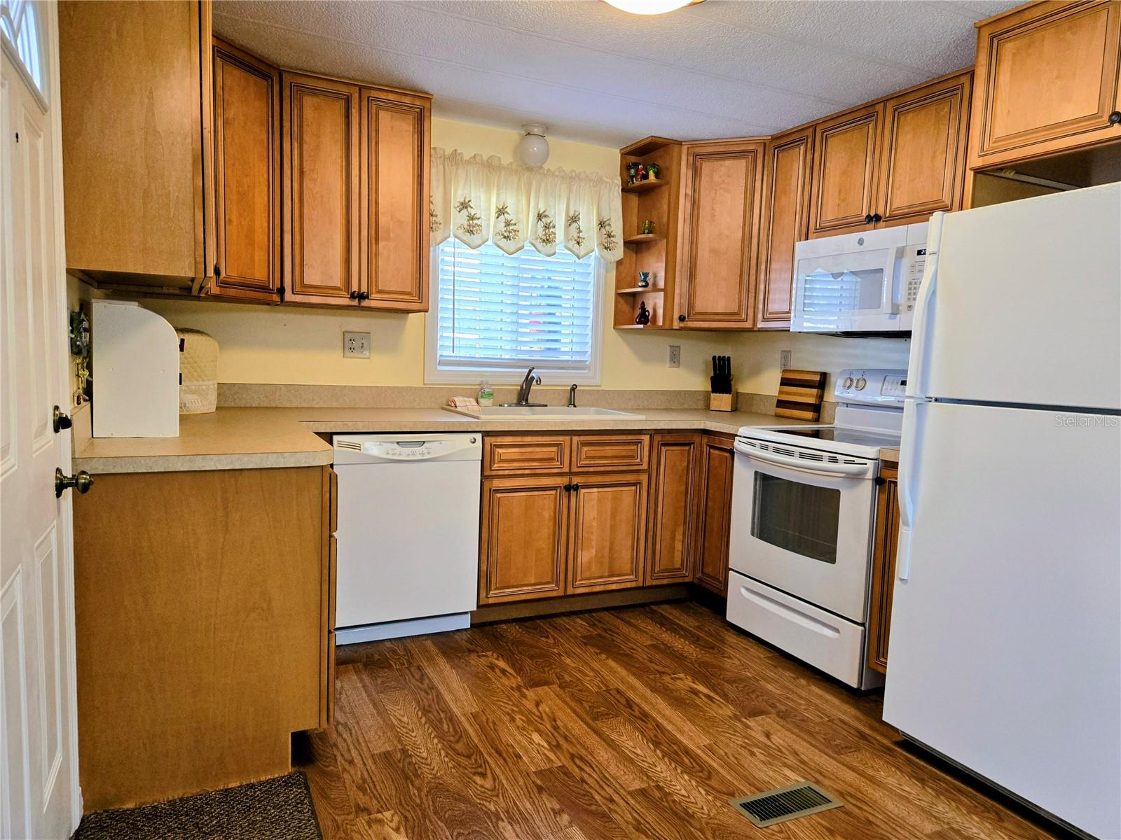 6245 QUALITY LN — photo 16