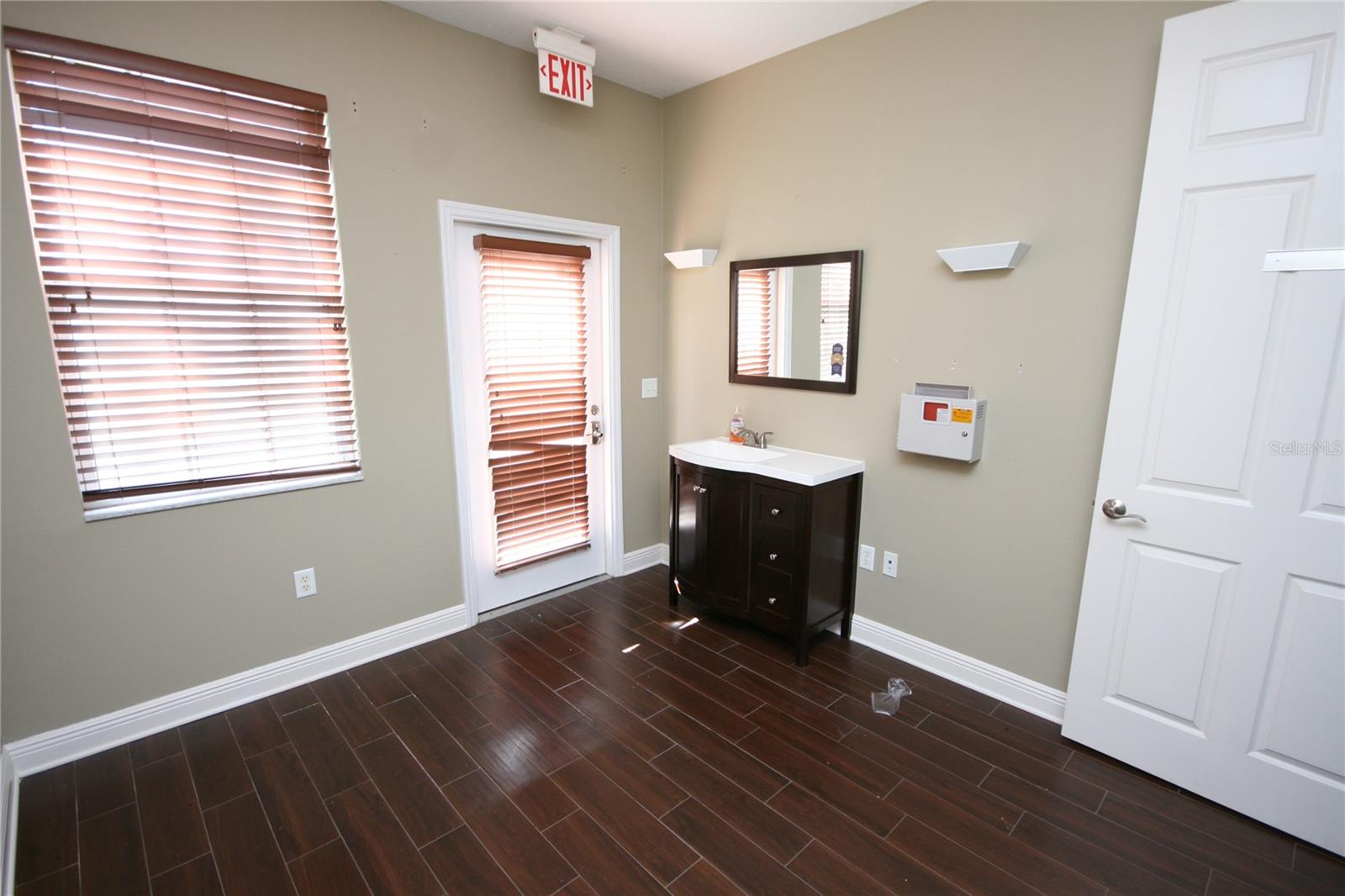6928 W LINEBAUGH AVE #102 — photo 14