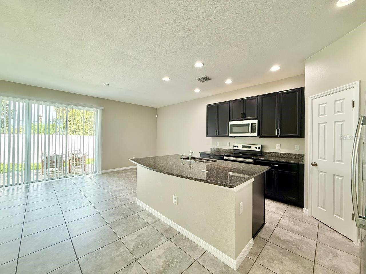 7123 SUMMER HOLLY PL — photo 3
