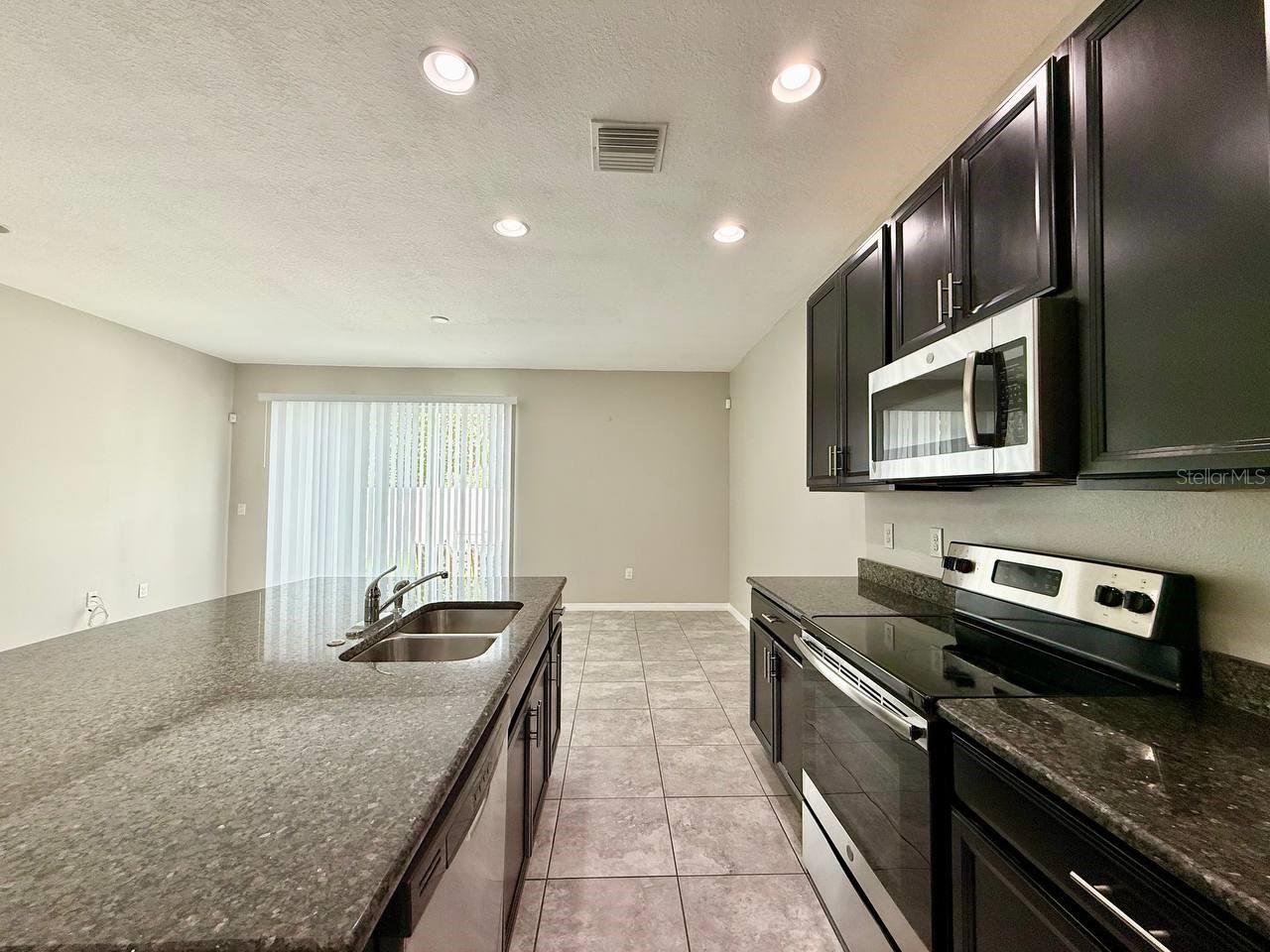7123 SUMMER HOLLY PL — photo 6