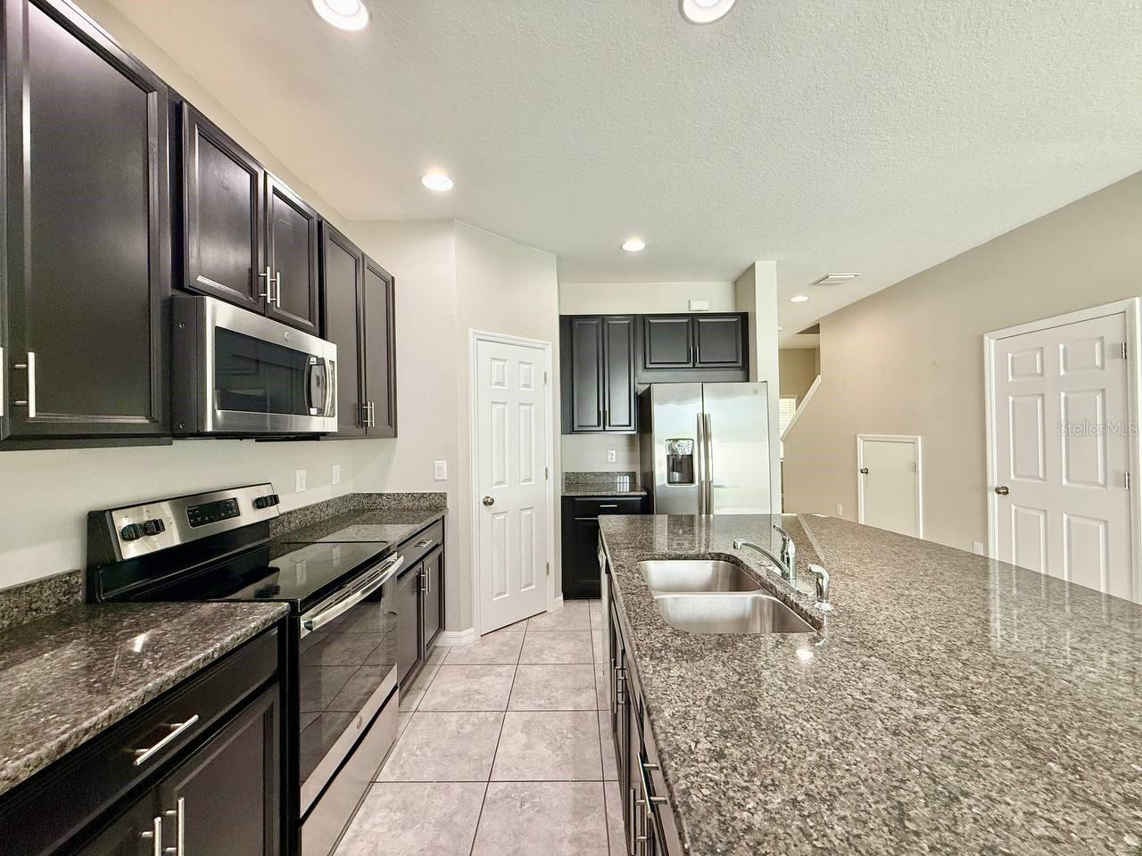 7123 SUMMER HOLLY PL — photo 8