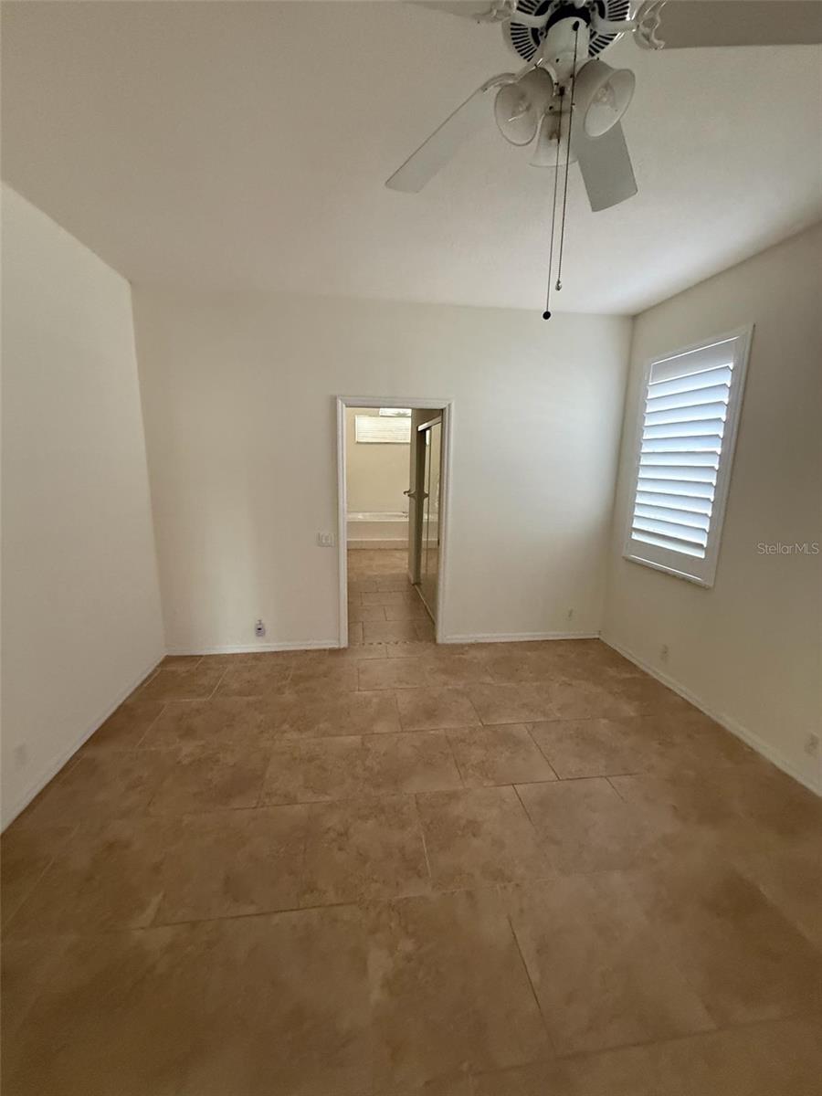 4398 SUMMERTREE RD — photo 11