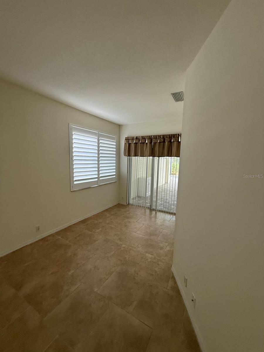4398 SUMMERTREE RD — photo 10