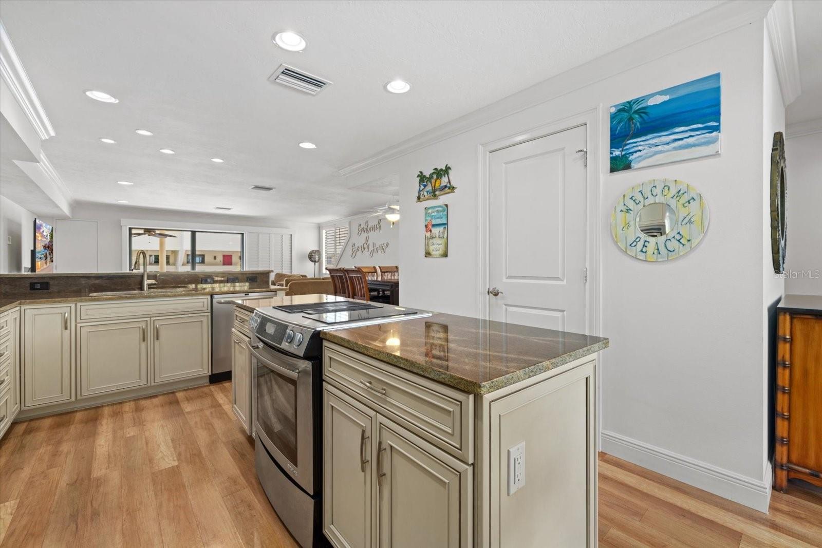 548 BEACH RD #A — photo 10