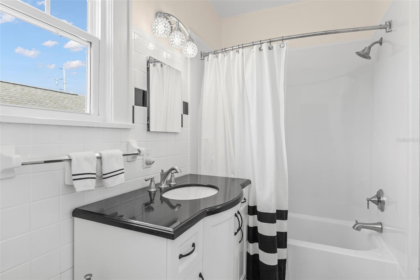 415 20TH AVE NE — photo 45