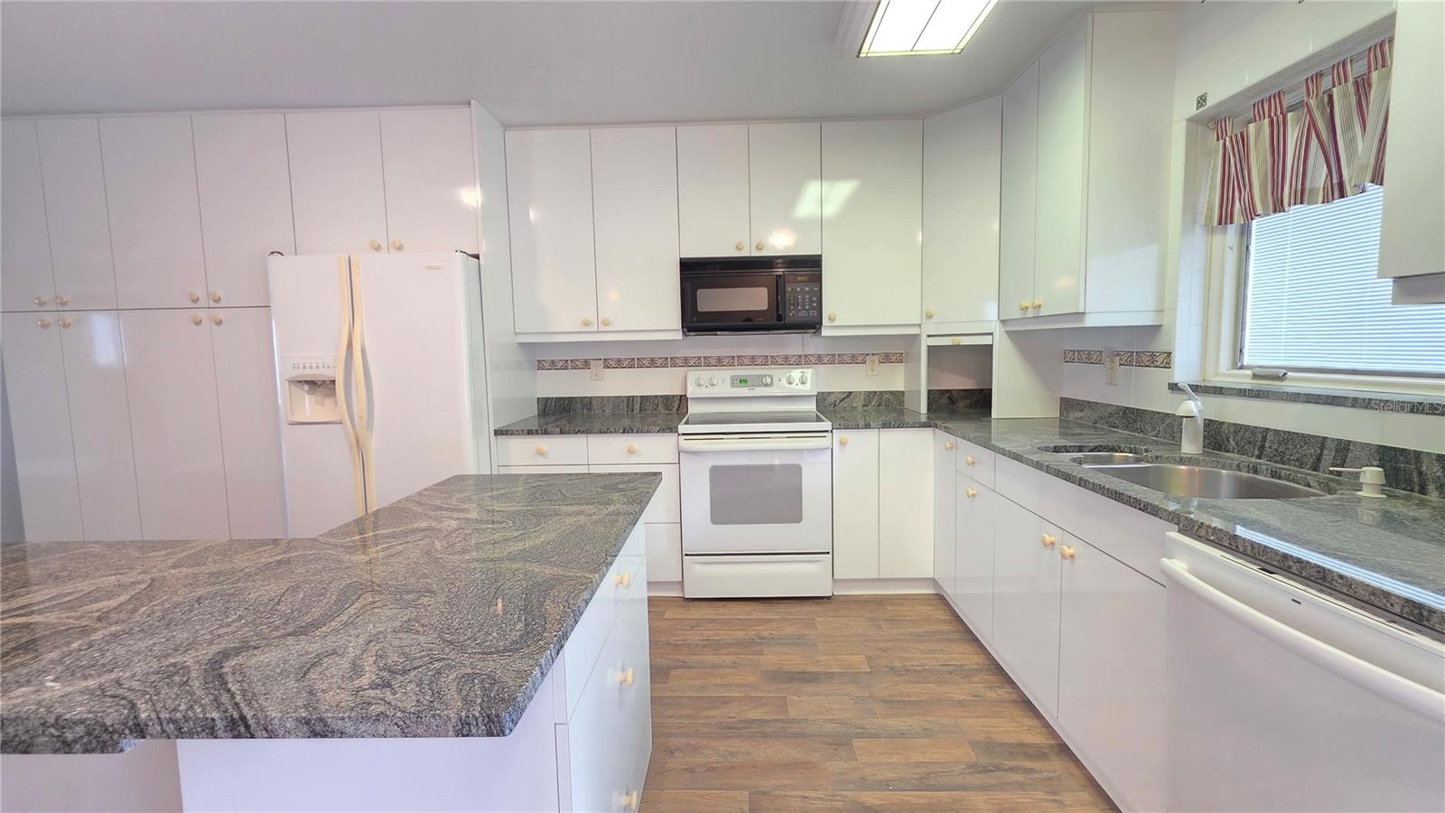 9711 SANTA MARIA CT #9711 — photo 11