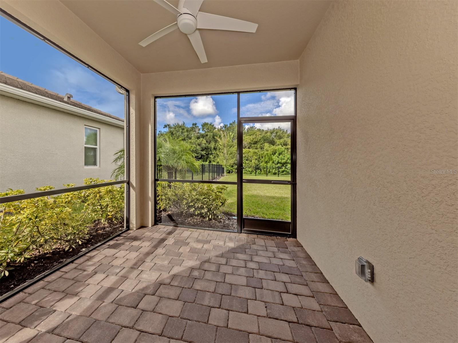 20261 SYMPHONY PL — photo 28
