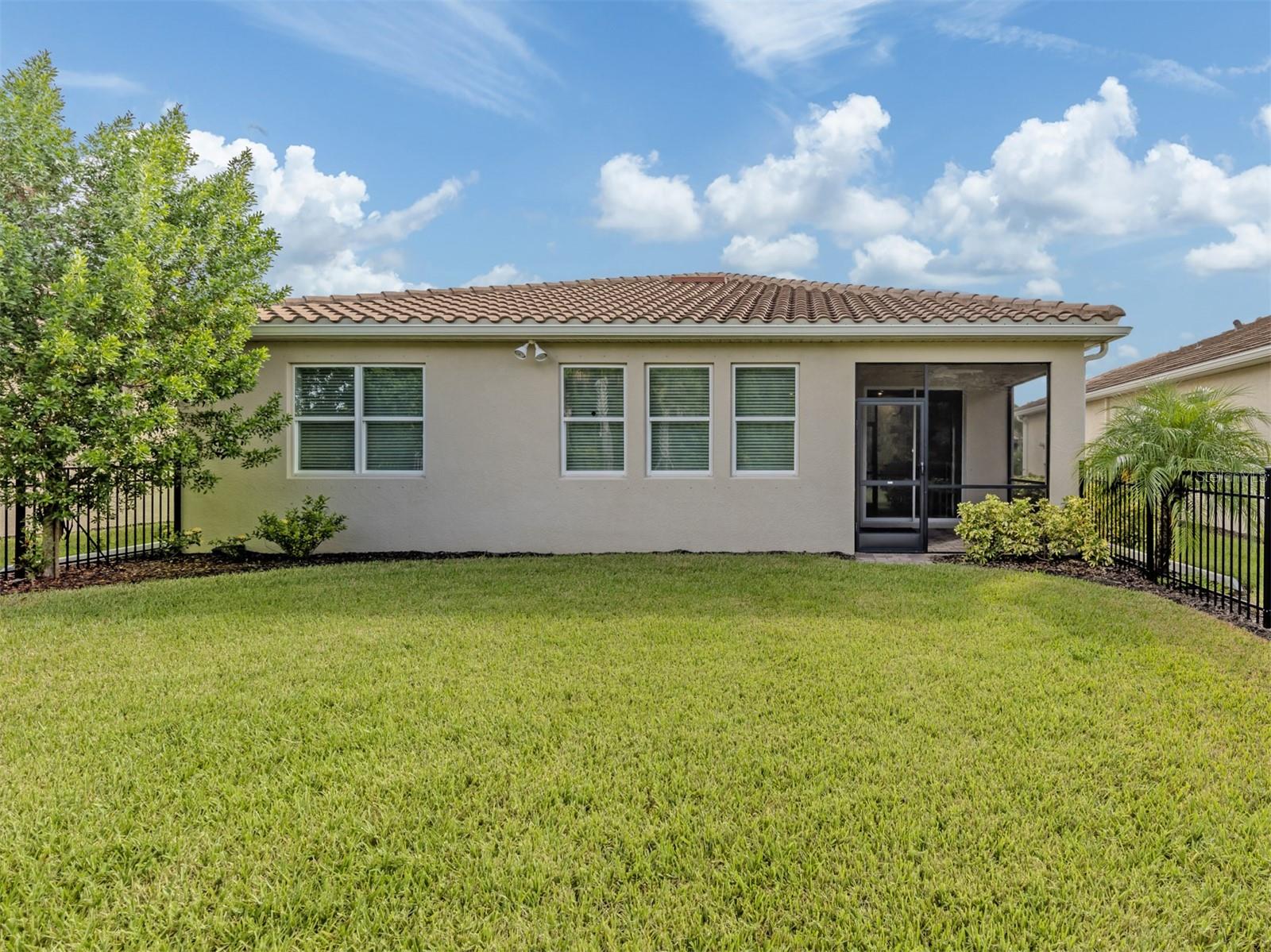20261 SYMPHONY PL — photo 25