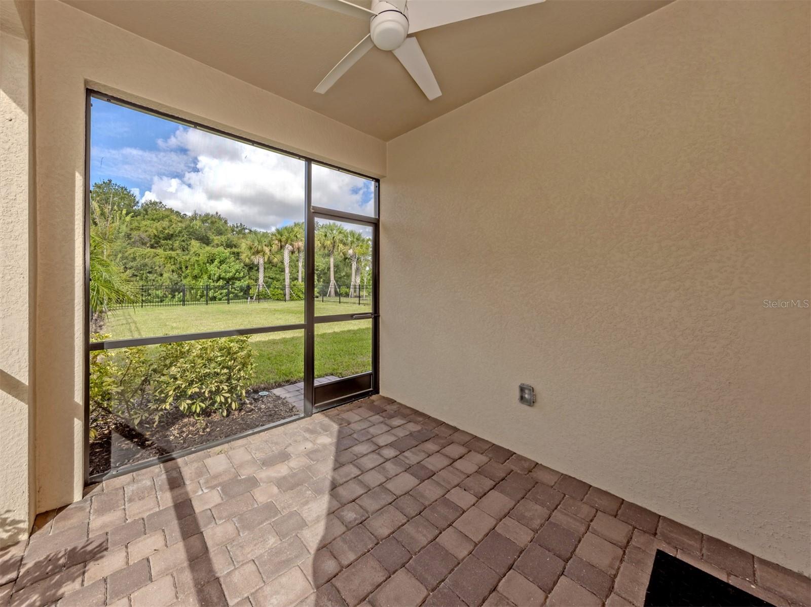 20261 SYMPHONY PL — photo 29