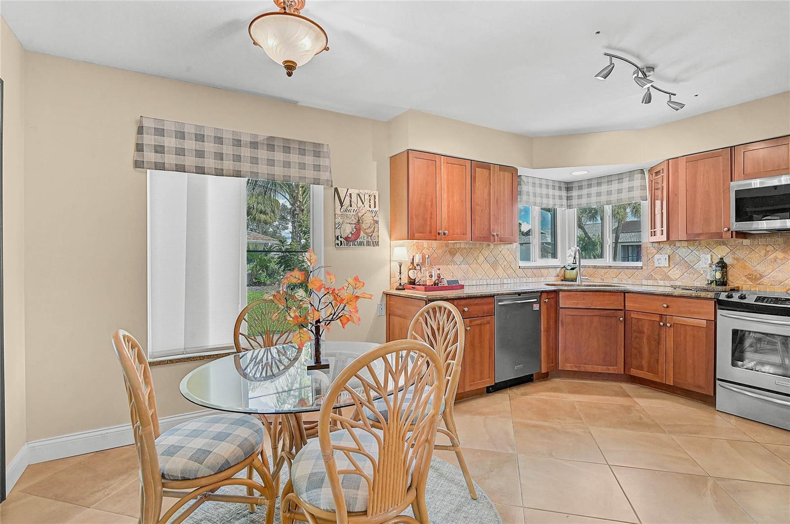 3216 MEADOW RUN DR — photo 9