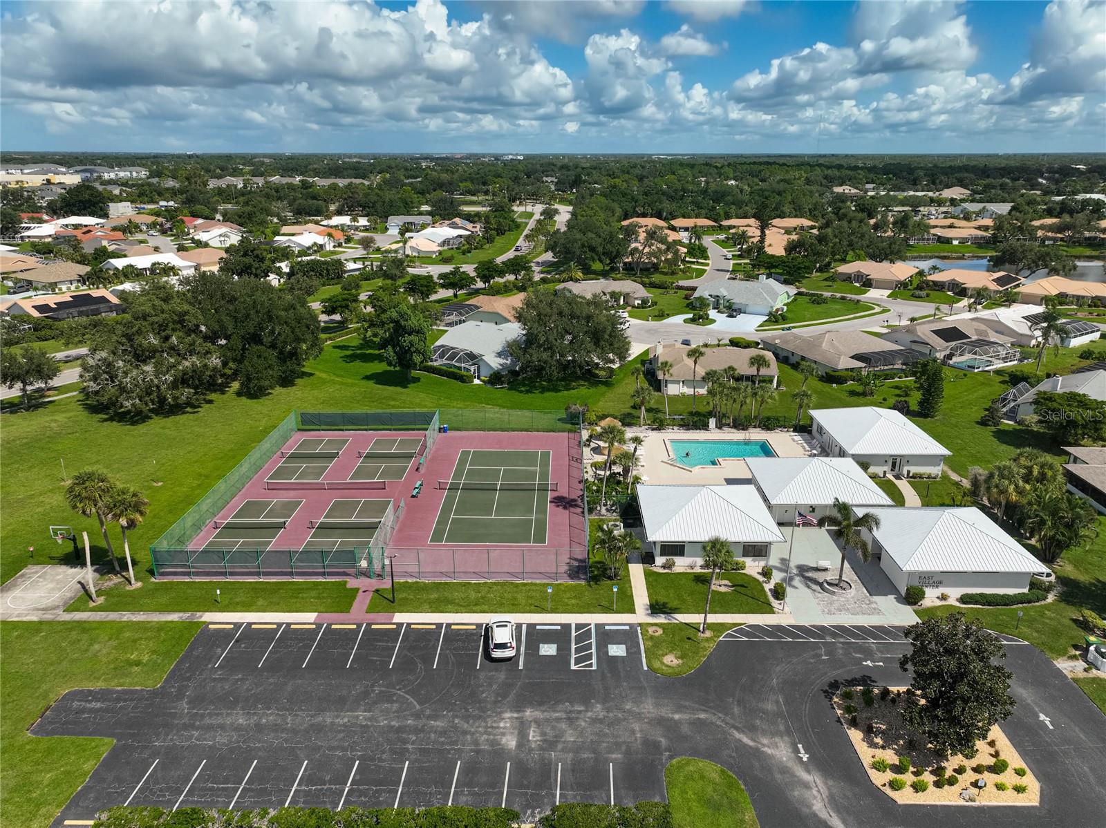 3216 MEADOW RUN DR — photo 40