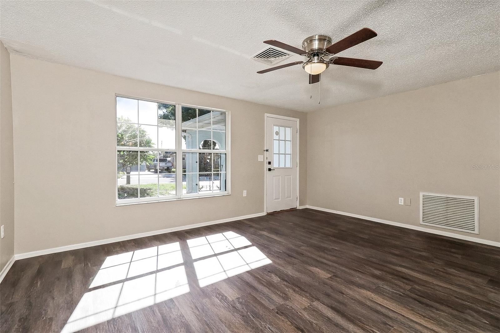 6452 LANGSTON AVE — photo 4