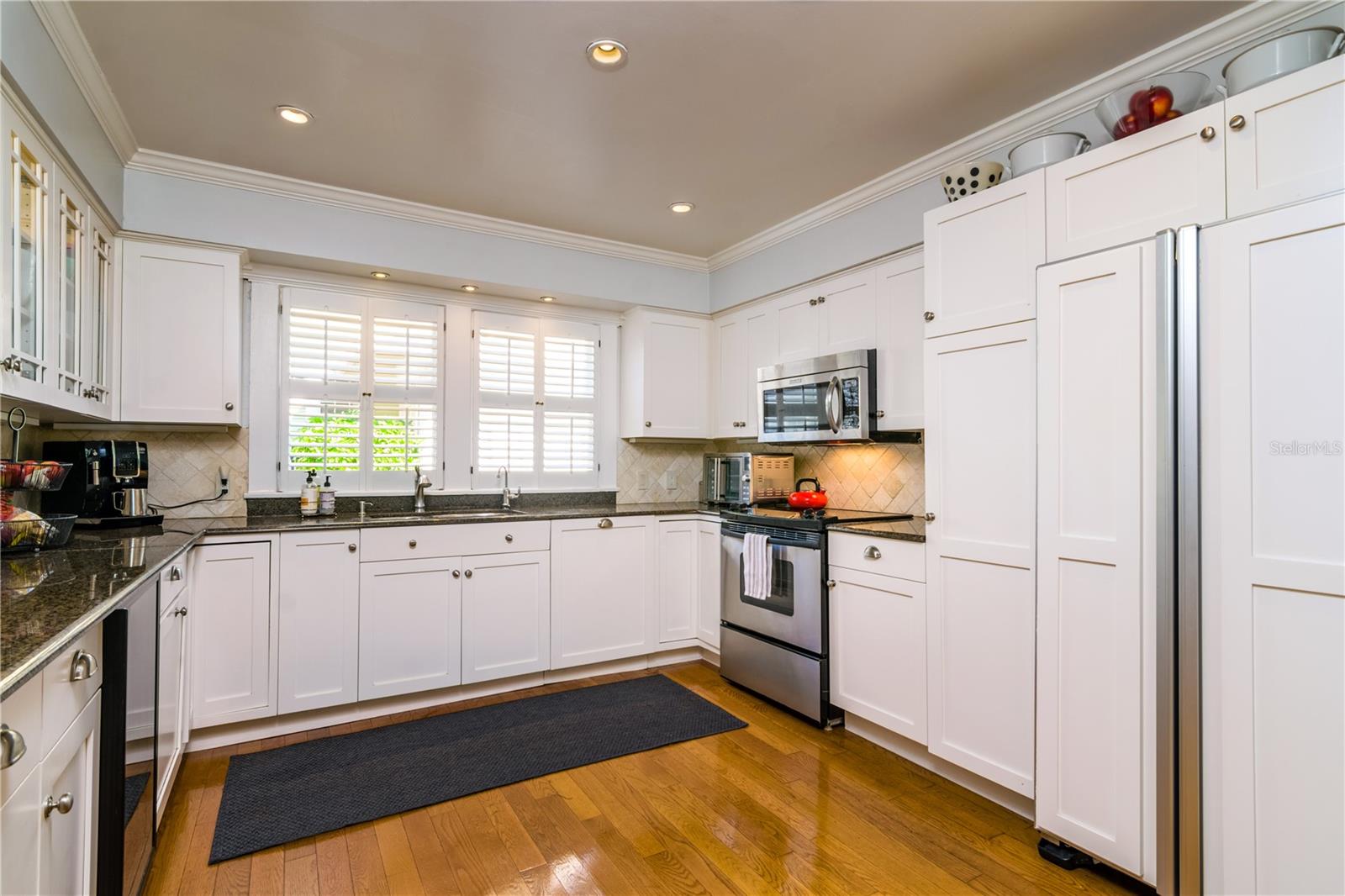 827 S DELAWARE AVE — photo 33