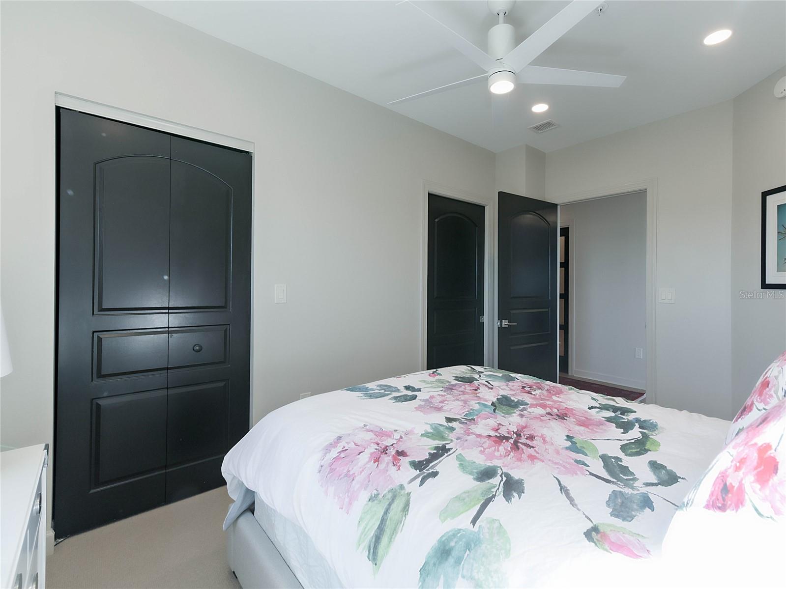 288 BEACH DR NE #6A — photo 38