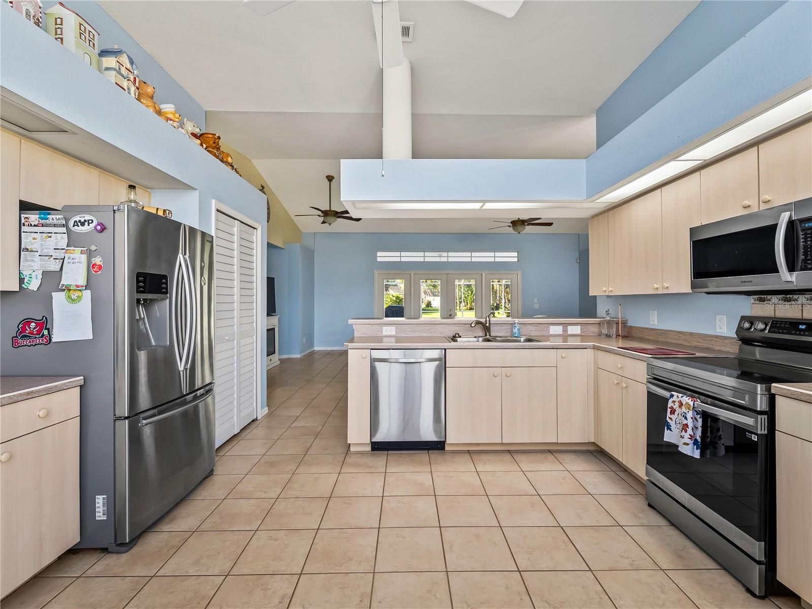 1642 MILAN ST — photo 22