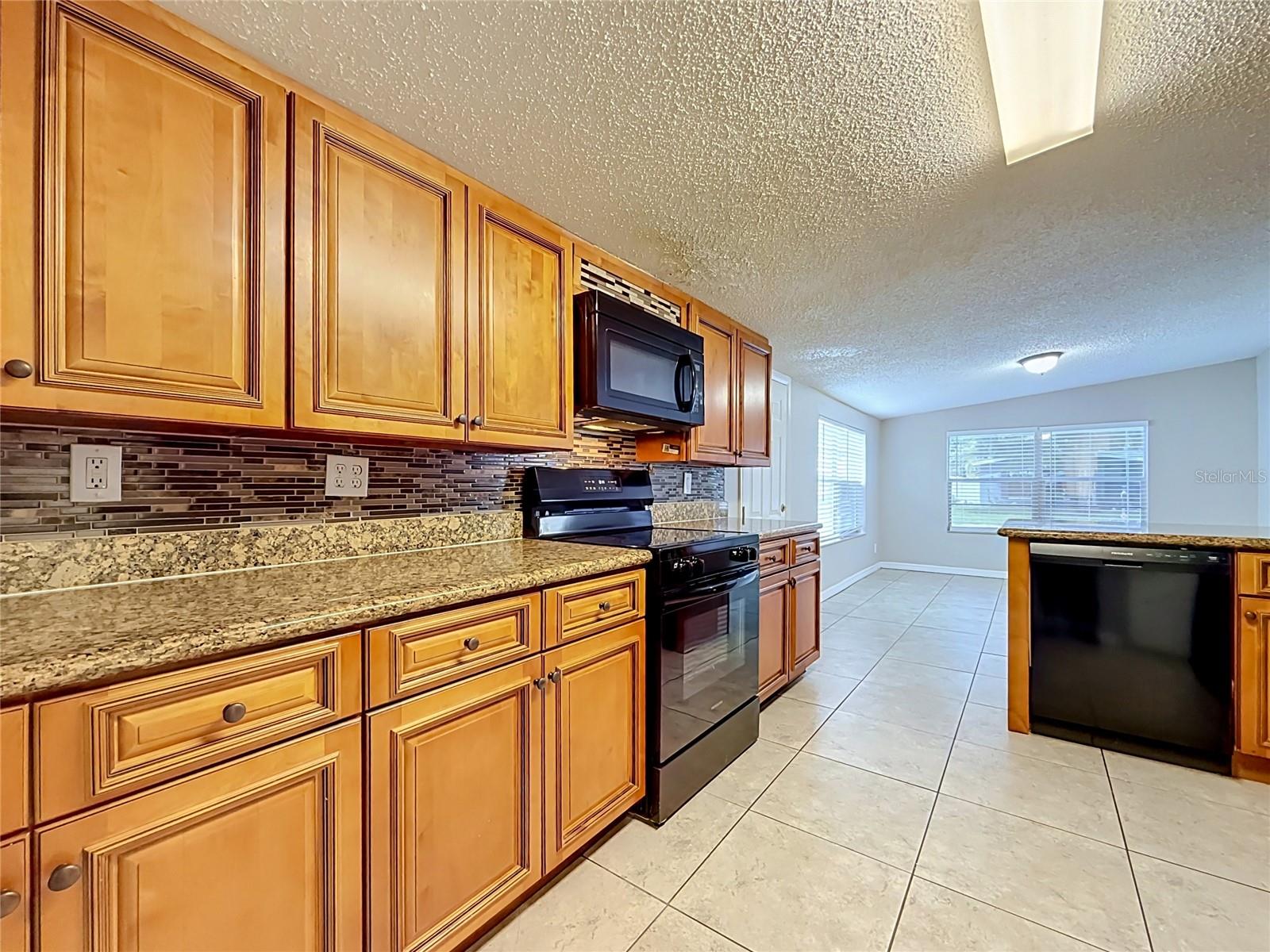 4923 CRESTHILL DR — photo 36