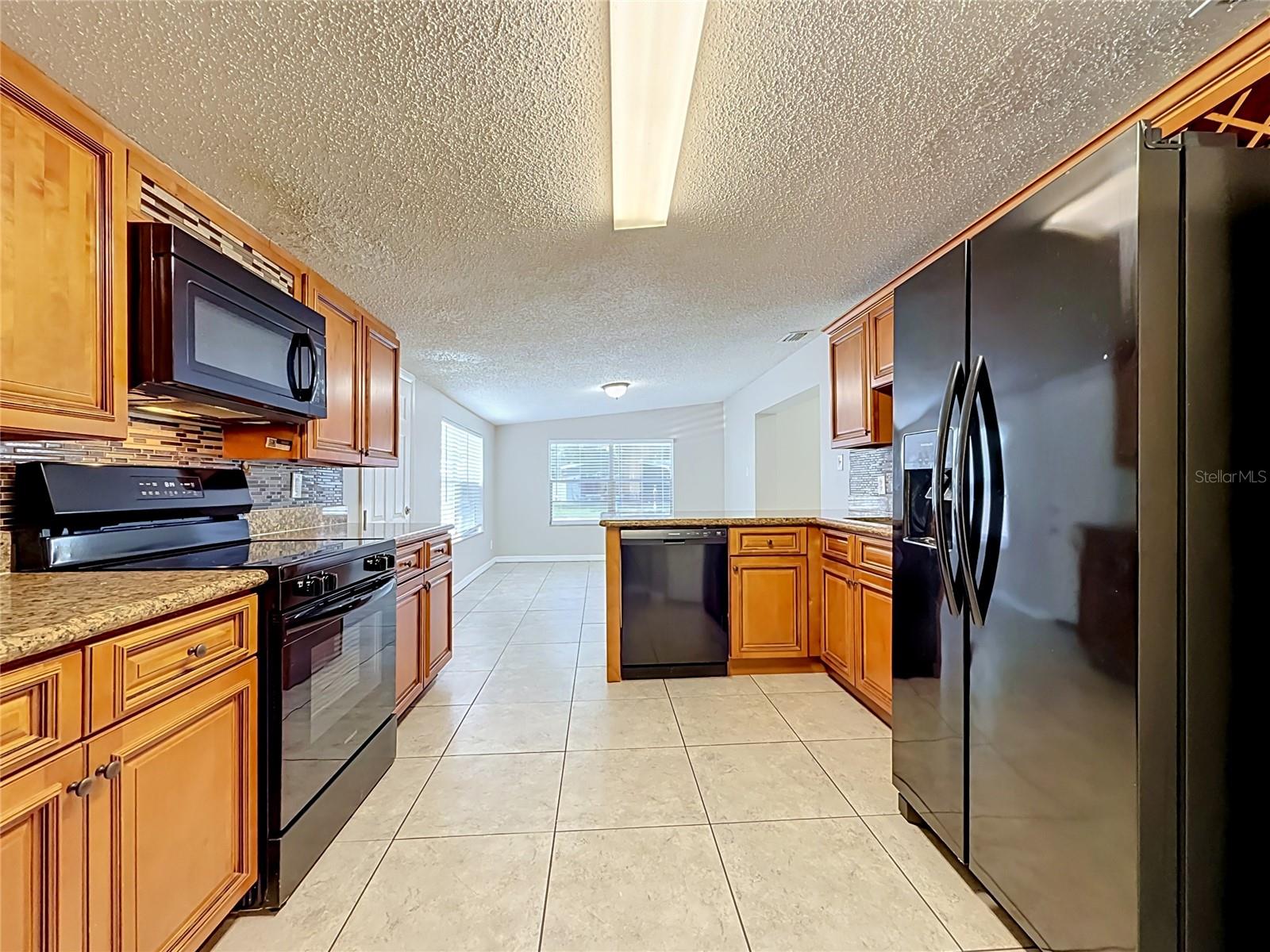 4923 CRESTHILL DR — photo 35